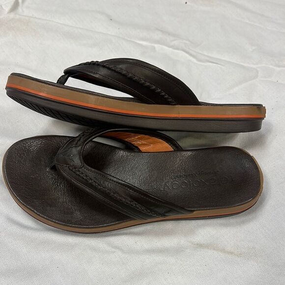 Tommy Bahama Black Sandals Classic Thong Design